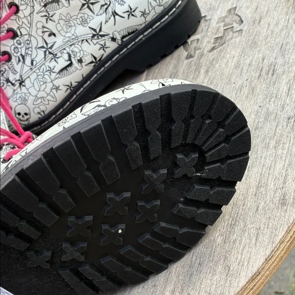 Betsy Johnson Boots - Picture 4 of 6